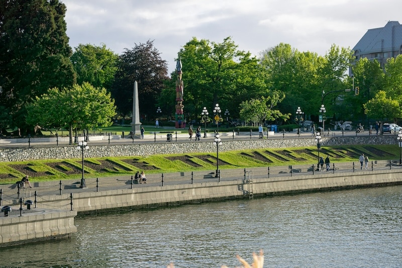 welcome to Victoria sign in the Inner Harbour
